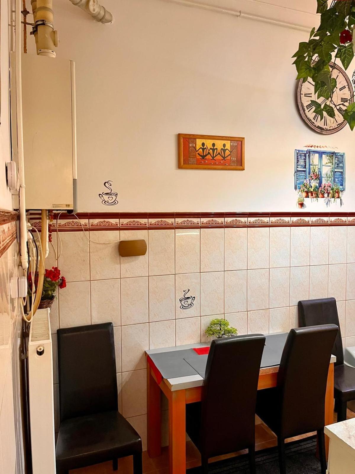 Kalvaria With Balcony, Free Parking And Ac Budapeşte Dış mekan fotoğraf